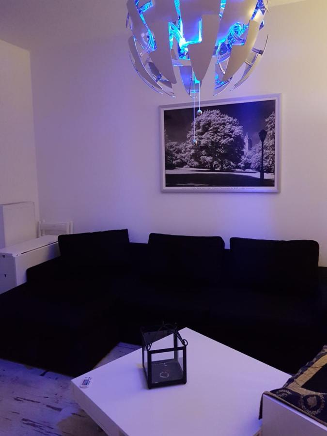 Gottschedtstr. - Zentrums- Und Stadionsnah, 34qm Apartment *